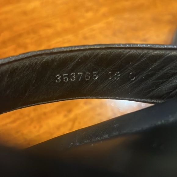 Gucci Leather Flip Flop Sandals - Picture 8 of 9